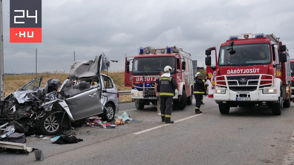 Megrázó videót közölt a rendőrség az M1-esen történt balesetről, amelyben négyen haltak meg, köztük egy 4 éves kislány