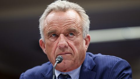 Világjárvánnyal fenyeget Trump egészségügyi miniszterének döntése