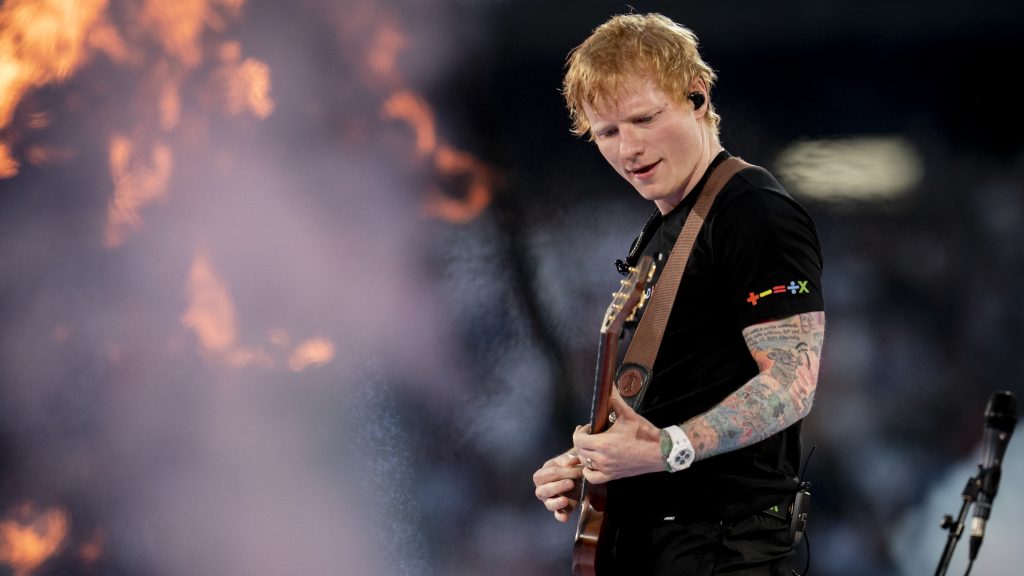 Ed Sheeran megnézte és értékelte az őt mintázó viaszbábut: „Kibaszott ijesztő”