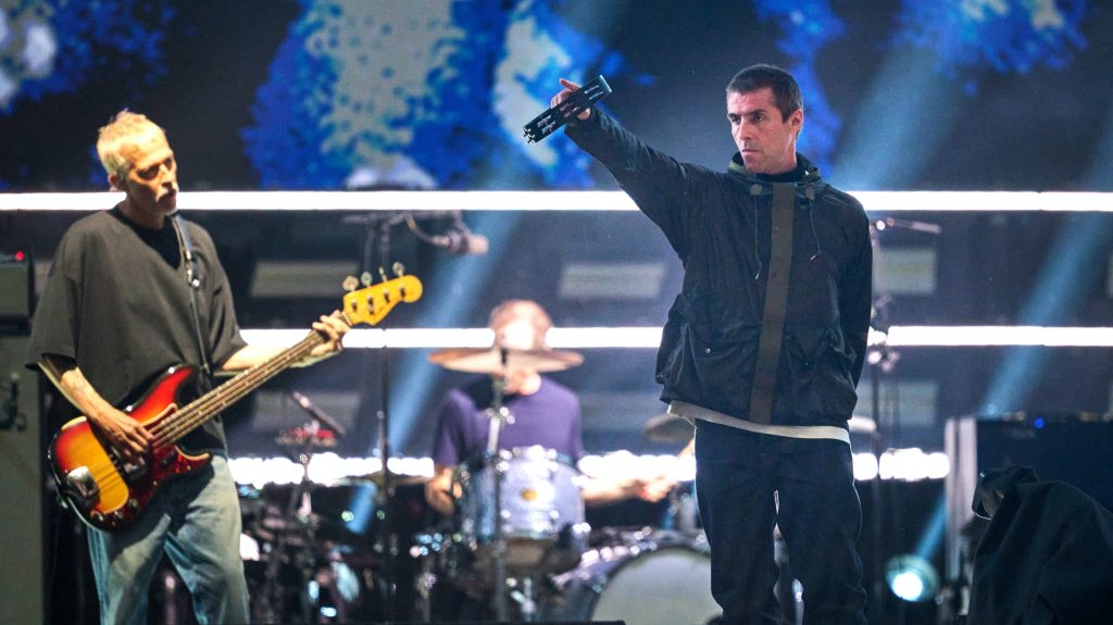 15 év után újra összeállt az Oasis, a koncerten Diogo Jota előtt tisztelegtek