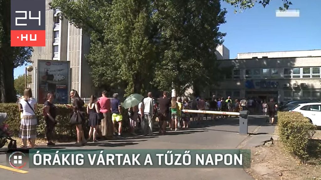 Órákig várakoztak a betegek a tűző napon a győri kórháznál, hogy időpontot kapjanak MR- és röntgenvizsgálatra