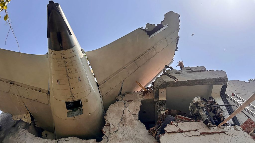 Kiderítették, mi okozta az Air India gépének tragédiáját