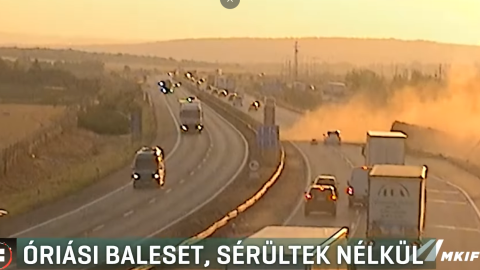 Hatalmas balesetet rögzítettek a kamerák az M1-esen