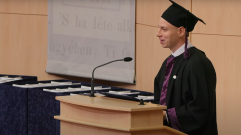 Állásajánlatokat is kapott beszéde után az egészségügyi rendszert bíráló, friss diplomás orvos