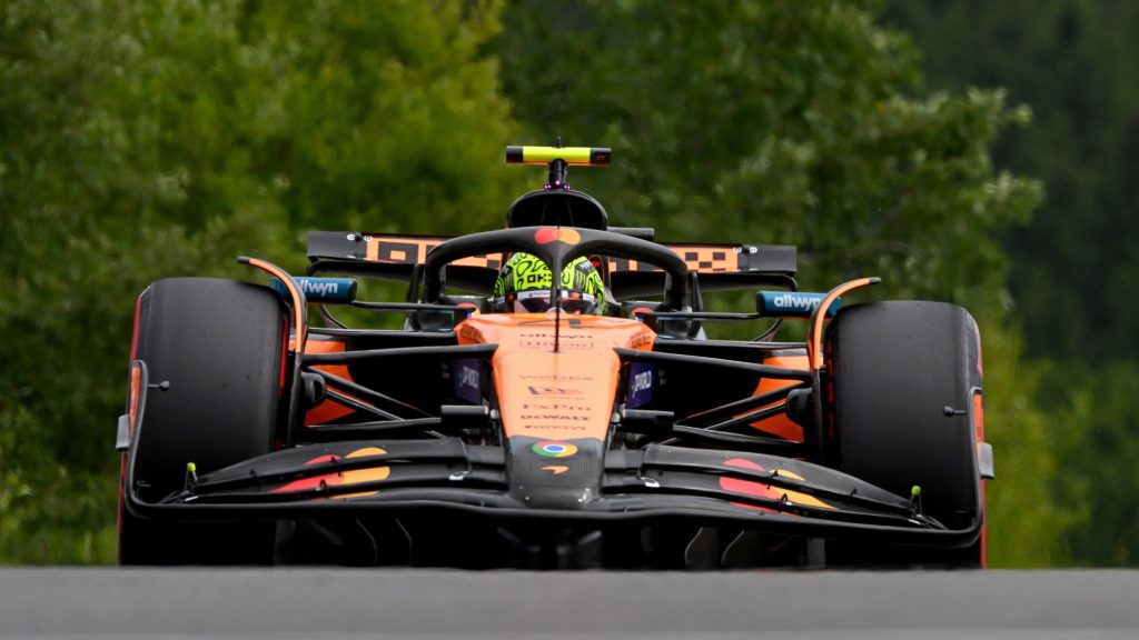 Norrisé a belga rajtelsőség, Hamilton már a Q1-ben kizúgott