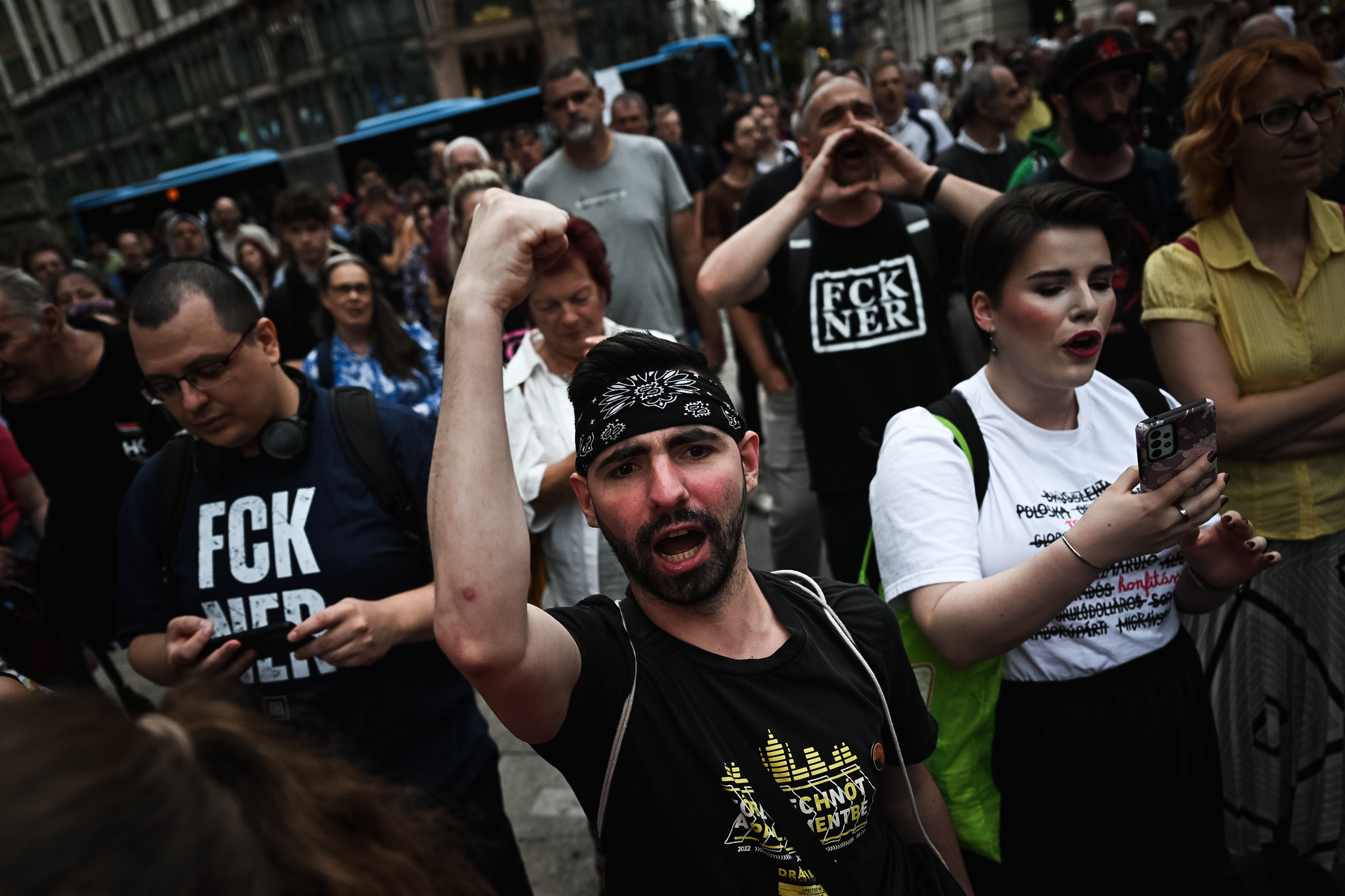 Elkészült a pisztoly, mégsem merték használni – 17. alkalommal tüntetett Hadházy 3