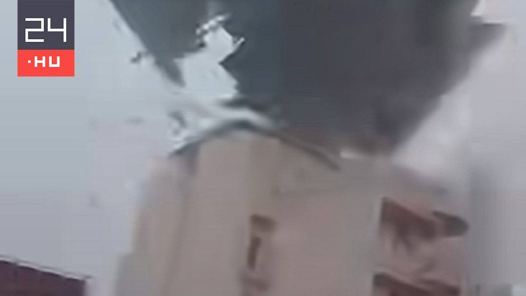 Videón, ahogy a szél leszakította az SZTE épületének több tonnás tetőszerkezetét