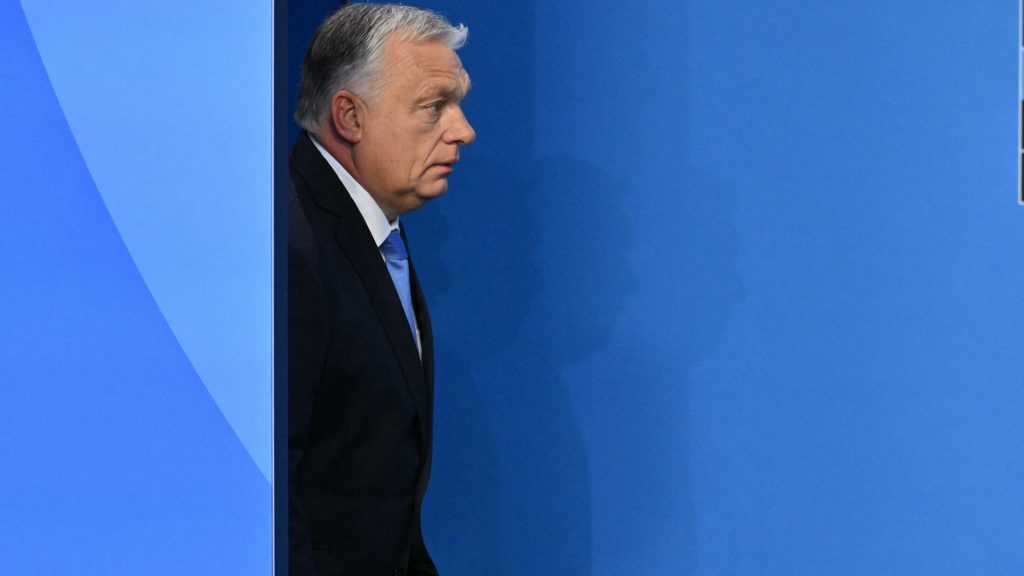 Csasztuskára táncol a páva