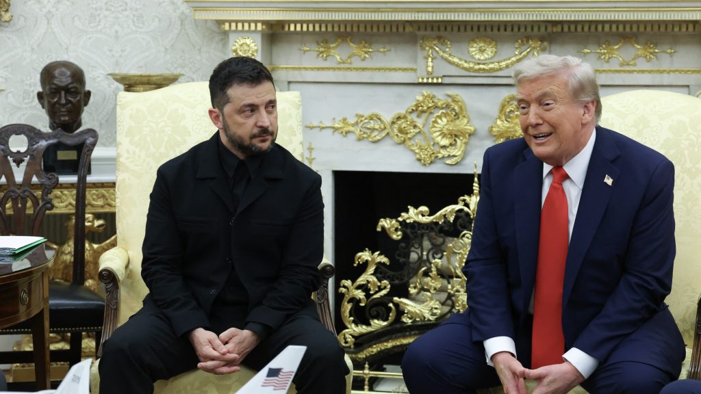 Most nyugodt hangnemben tartott sajtótájékoztatót Trump és Zelenszkij Kép