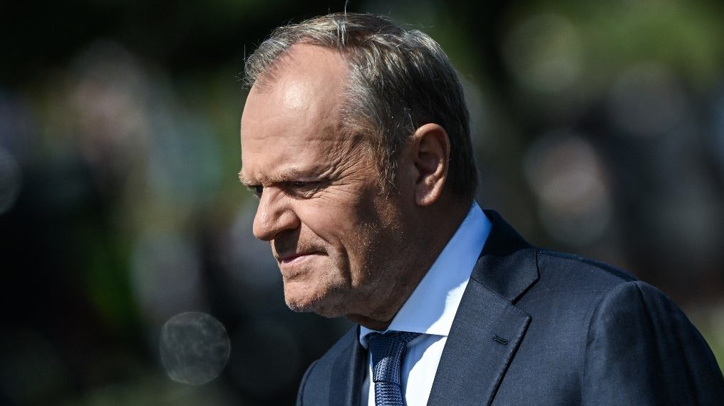 Donald Tusk kikelt az ötlet ellen, hogy Budapesten legyen a Putyin-Zelenszkij csúcs