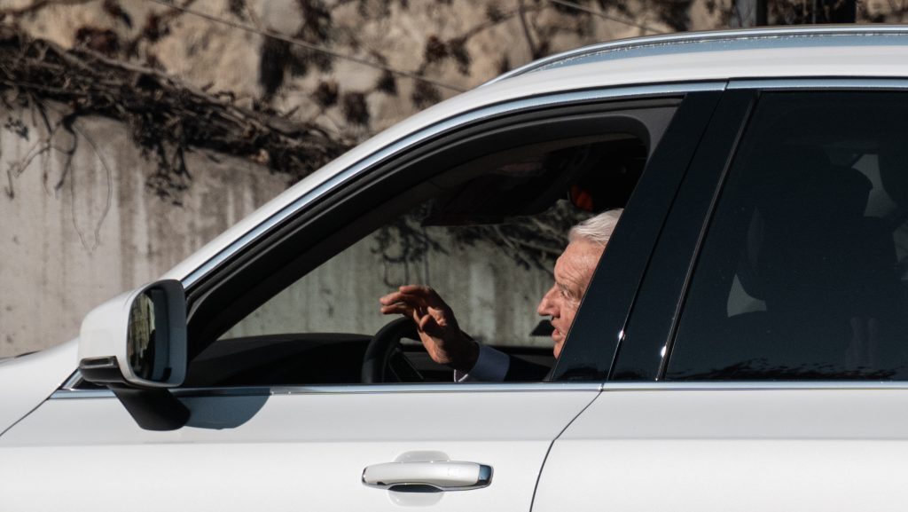 A 444 újságírói megkérdezték Orbán apját, hogy milyen gazdasági tevékenység folyik Hatvanpusztán