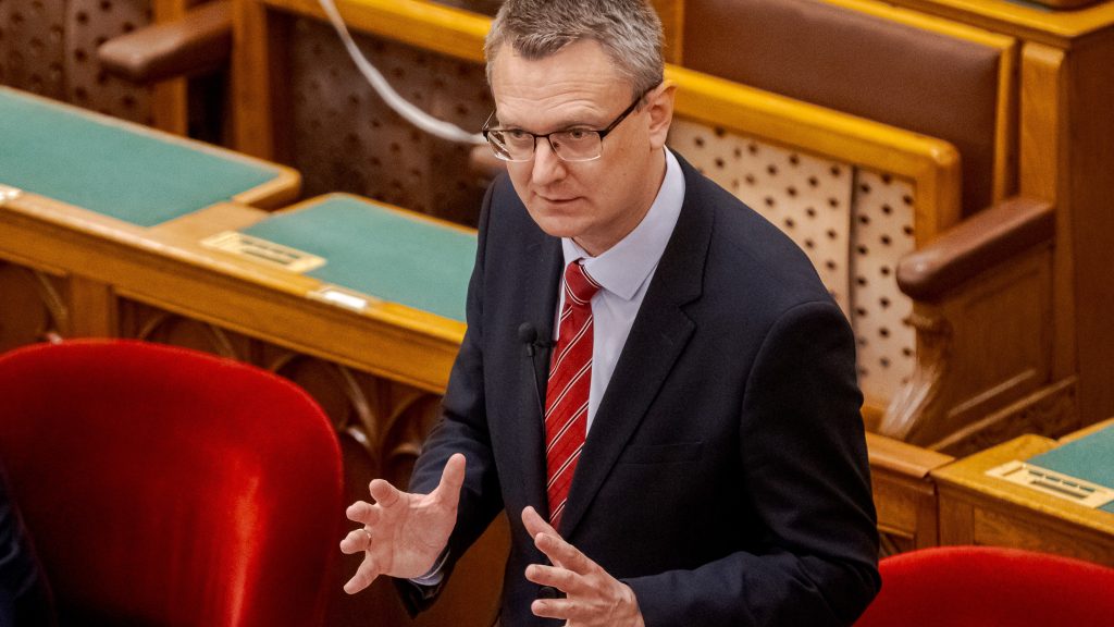 Rétvári: A páciensek már most jelentkezhetnek petesejtfagyasztásra