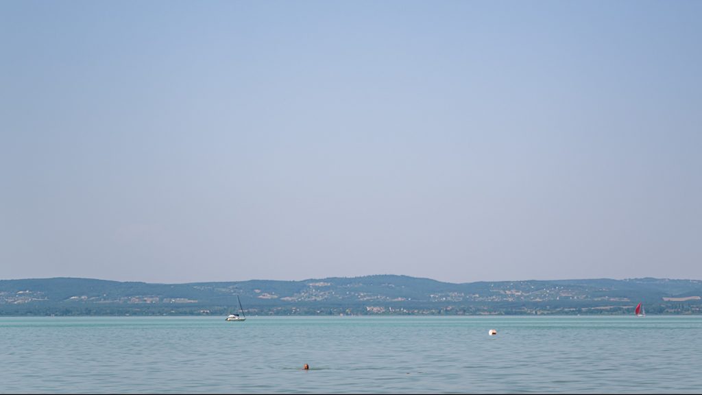 Meghalt egy idős nő a balatonkenesei strandon Kép