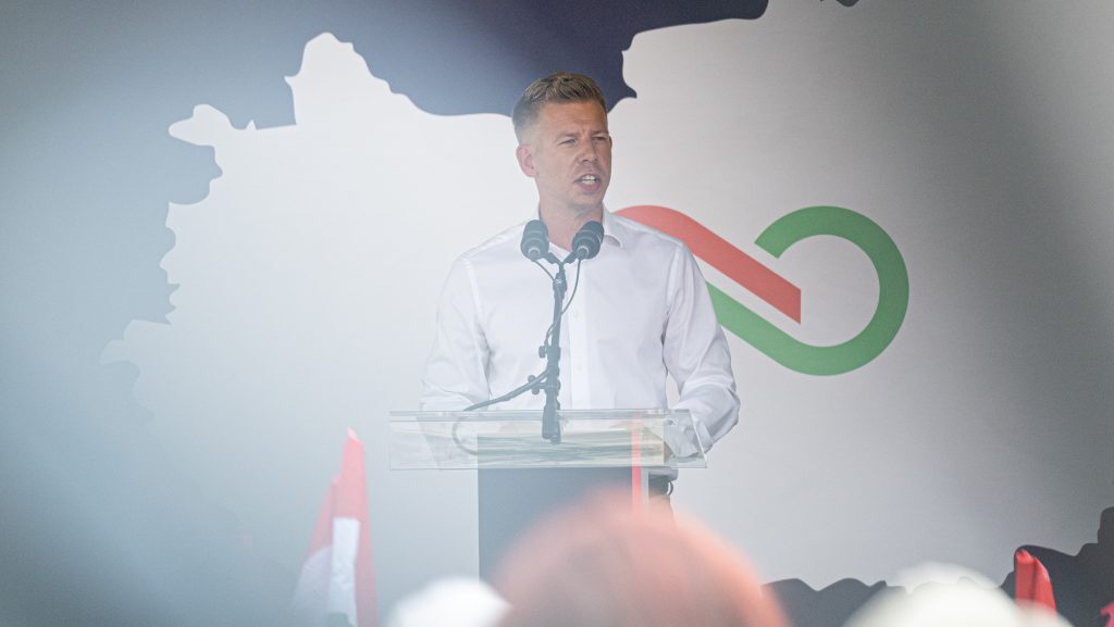 Magyar Péter: Már 10 százalékkal vezet a Tisza a teljes népesség körében