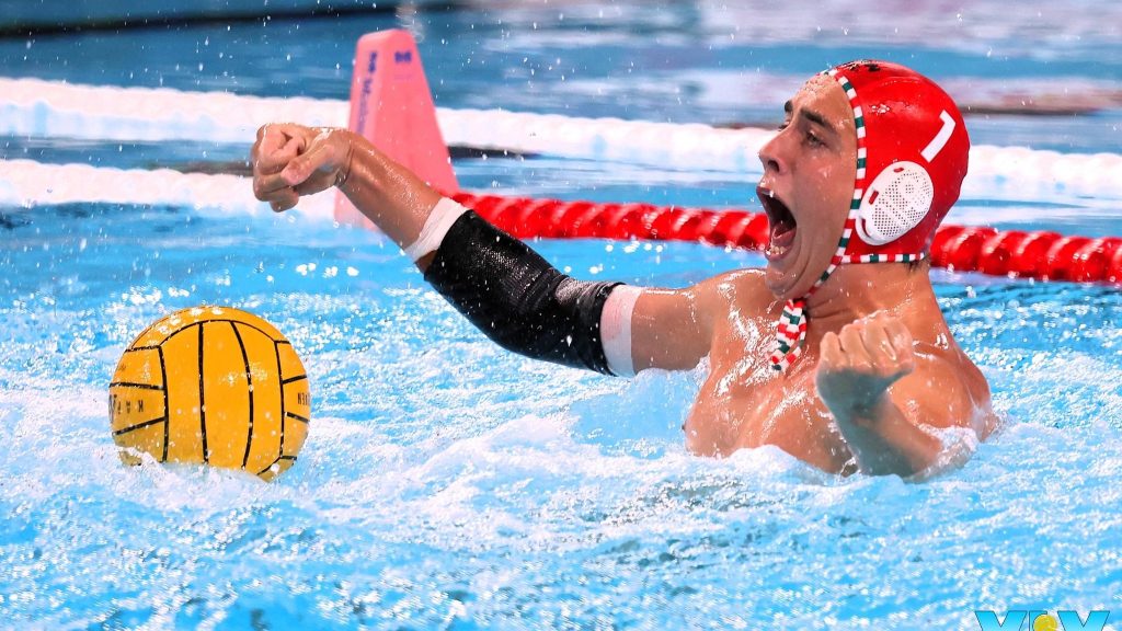 Dupla bravúr után egy büntetőt is hárított a magyar kapus, drámai végjáték után nyertek az U18-as pólósok