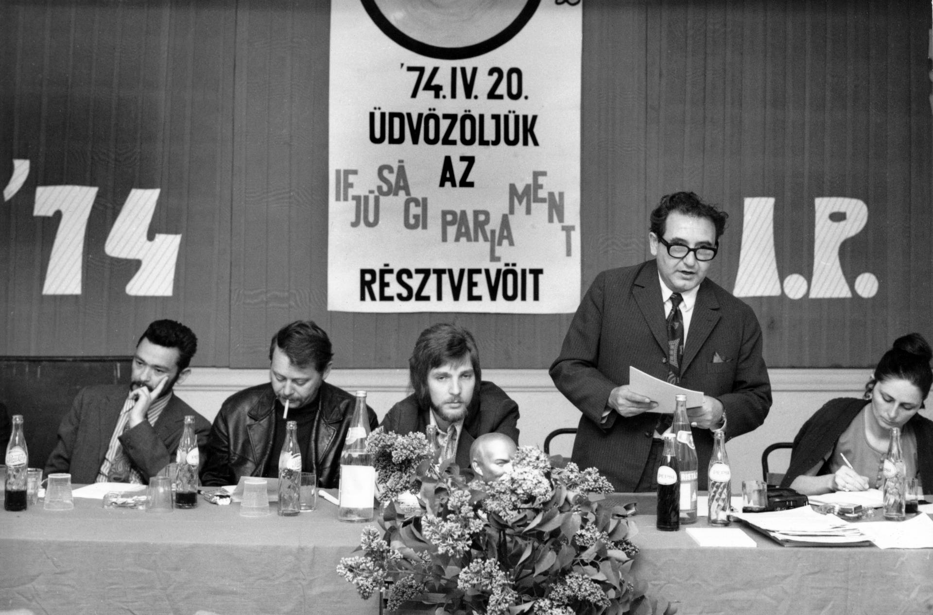 Huszadik századi betűkavalkád ábécé sorrendben 12