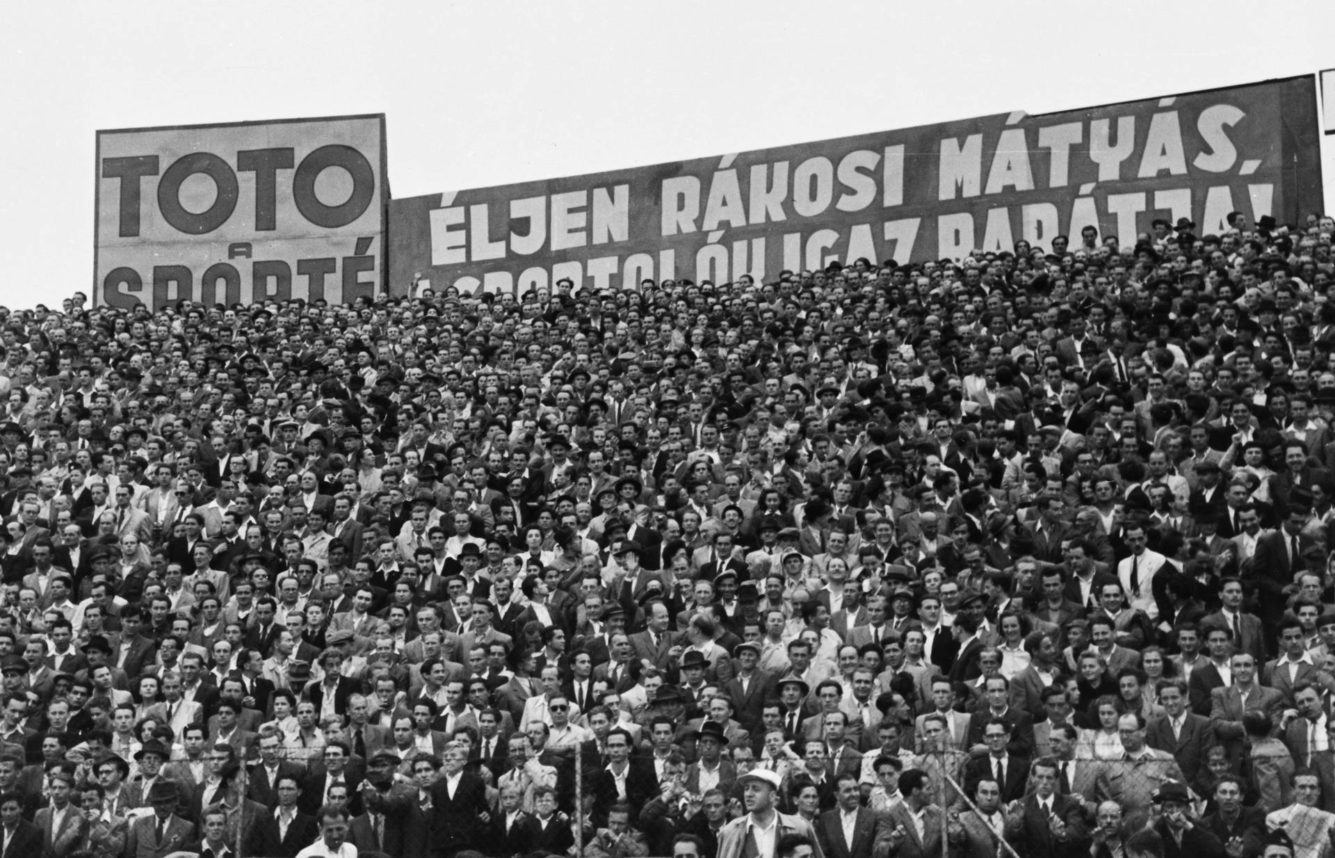 Huszadik századi betűkavalkád ábécé sorrendben 15