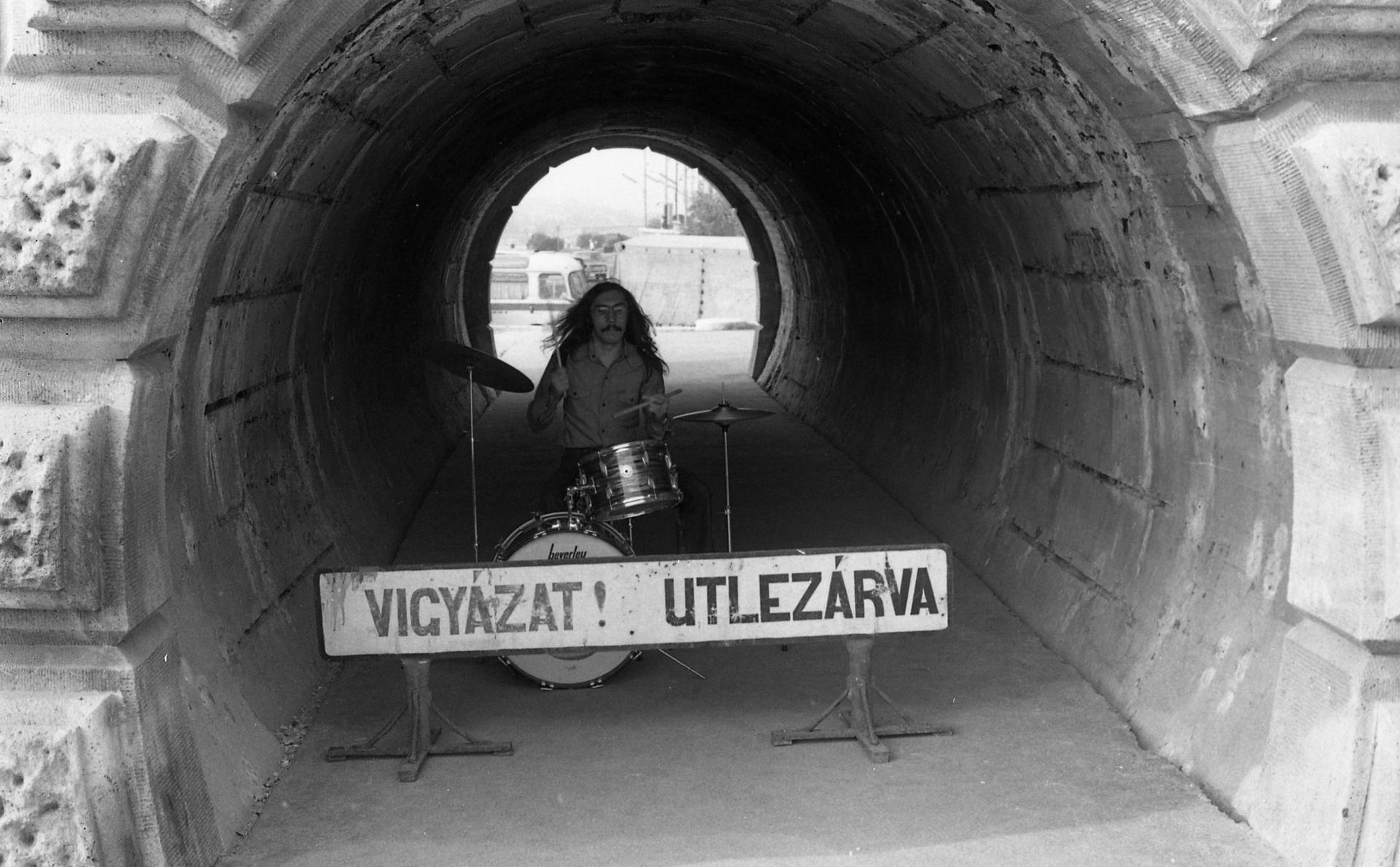 Huszadik századi betűkavalkád ábécé sorrendben 16