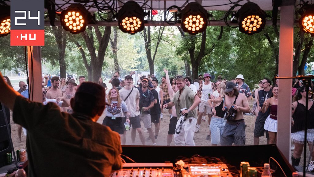 Krúbi, Pogány Induló és táncoló cápák – a Sziget harmadik napja képekben
