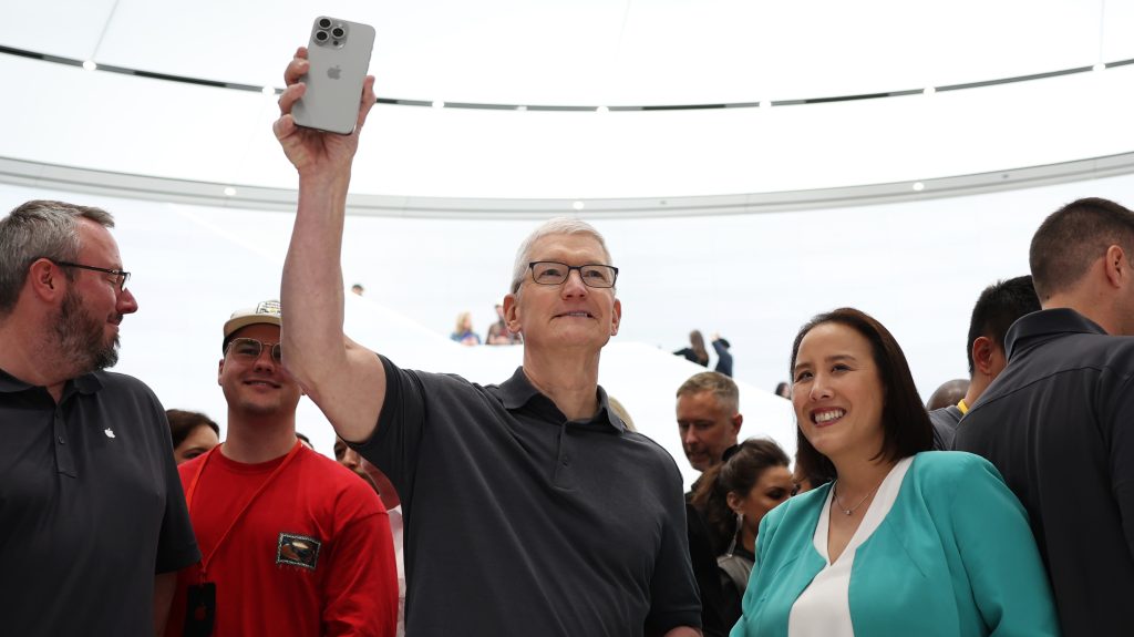 Kiadta a hadüzenetet az Apple vezetője