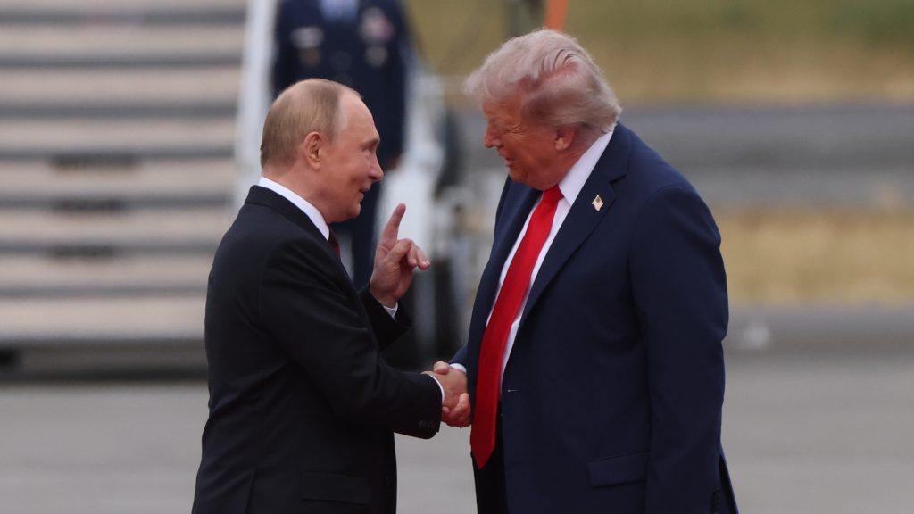Most akkor pontosan milyen magas is Putyin, ha Trump 190 centi?