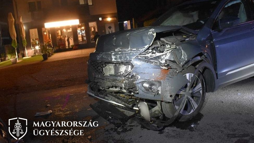 Vádat emeltek egy nő ellen, aki ittasan hajtott a szembejövő autóba