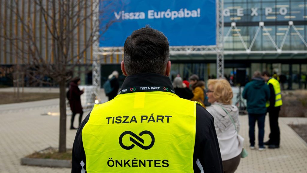 Publicus: Tisza-Fidesz 32-24