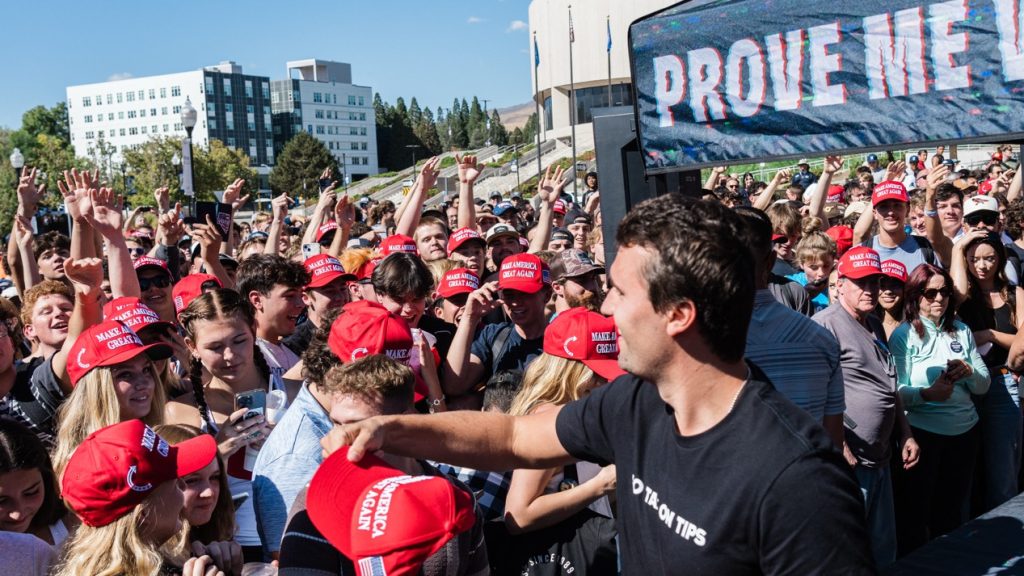 Megölték Charlie Kirk konzervatív influenszert: évtizedek óta nem történt ilyen gyilkosság