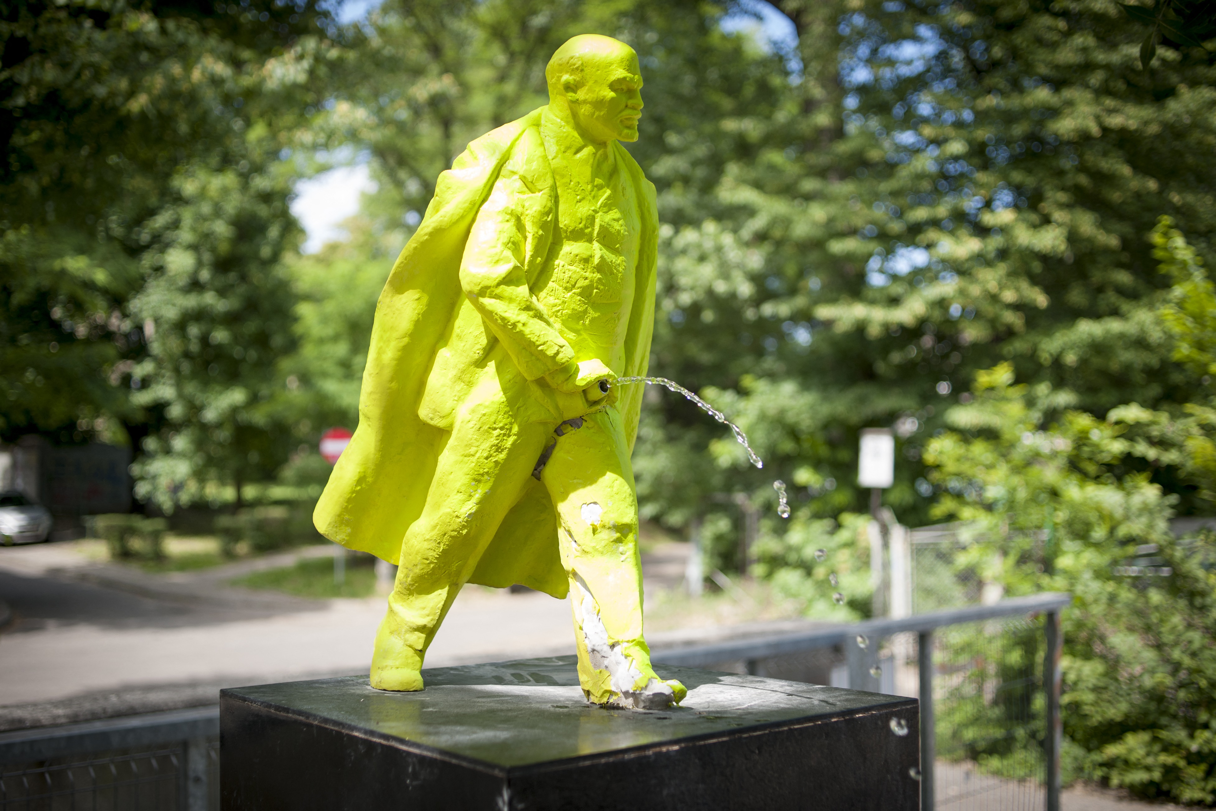 Vizelő, neonzöld Lenin-szobor is állt egy lengyel iparváros szívében 1