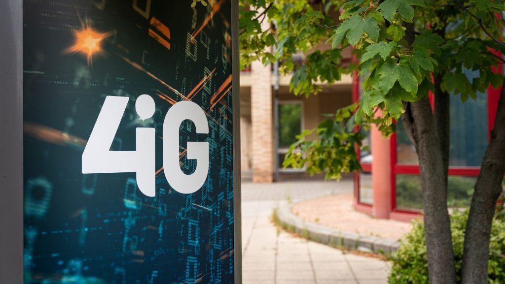 A 4iG megvásárolja a Rábát