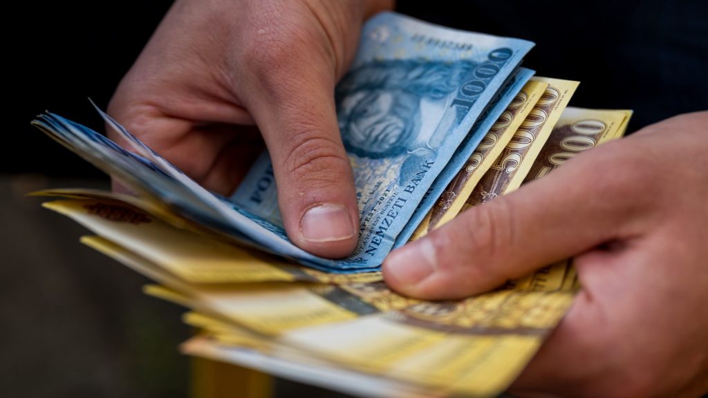 Gyengült a forint