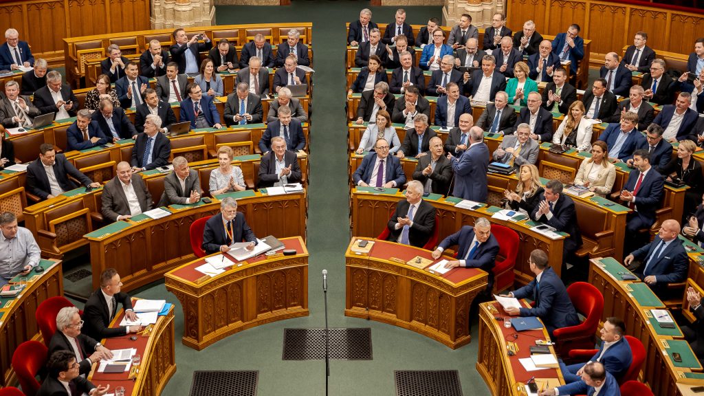 Orosz energia: beintett az Európai Bizottságnak az Országgyűlés