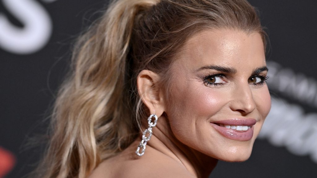 Közel húsz év után tért vissza az MTV VMA vörös szőnyegére Jessica Simpson, rajongói fel sem ismerték