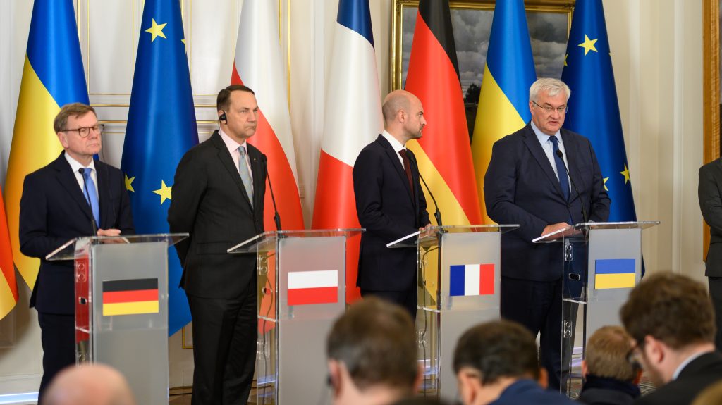 „Oroszország katonailag, politikailag és gazdaságilag is vesztésre áll” – hangzott el a weimari háromszög találkozóján