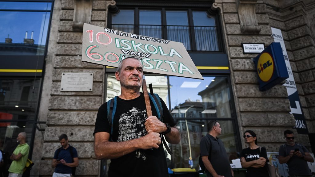 Hadházy ismét Budapesten tüntetett – elmondta, mit tenne, ha az ellenzék vezére lenne