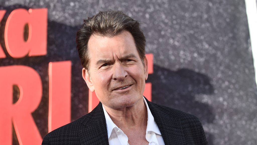 Charlie Sheen szerint nehezebb volt eltitkolni, hogy HIV-fertőzött, mint együtt élni a betegséggel