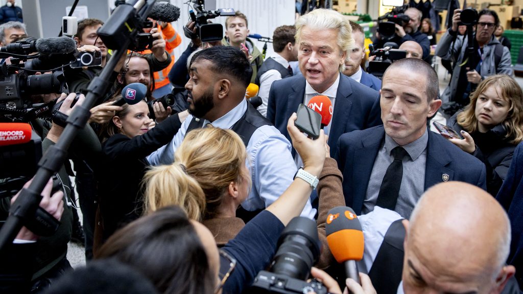 Nem áll nyerésre Orbán nagy barátja, Gert Wilders a holland választáson