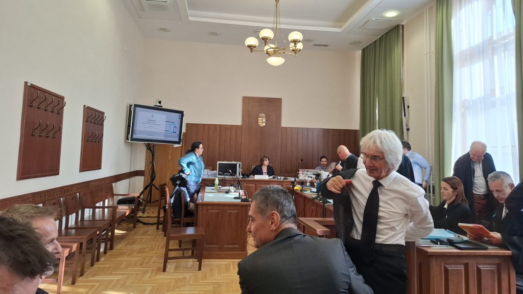 Távmeghallgatással jelentkezett be a bíróságon a „Nagymester”, aki azt állítja, hogy vezető MSZP-seket és egy fideszest is korrumpált