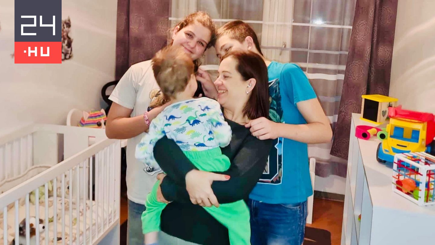 Már új családjánál aludhat a hároméves kisfiú, aki születése óta egy pécsi kórház rácsos ágyában élt