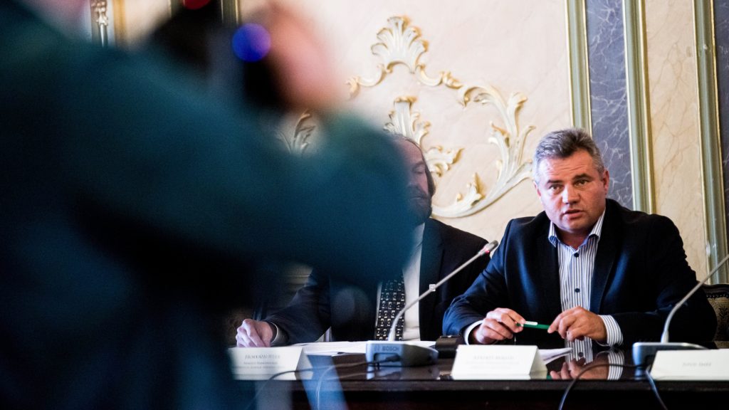 Elvették egy fideszes képviselő mandátumát, mert a megválasztása óta egyszer sem járt a közgyűlésben