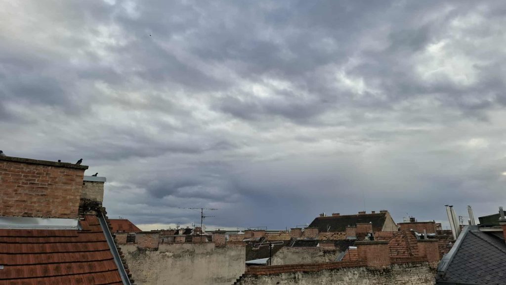 Riasztást adott ki a HungaroMet: délről jön a hideg vihar