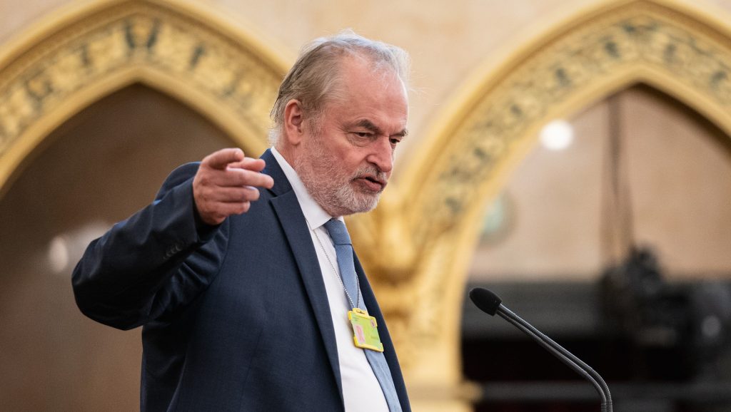 14. havi nyugdíj: a nyugdíjguru szerint megoldható, de kis korrekciót javasol