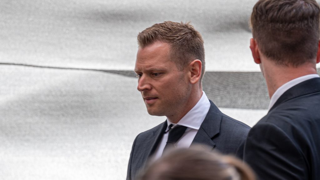 444: Legalább 24 milliárd forintot kereshettek Tiborcz-közeli cégek az állami napelempark-felvásárláson