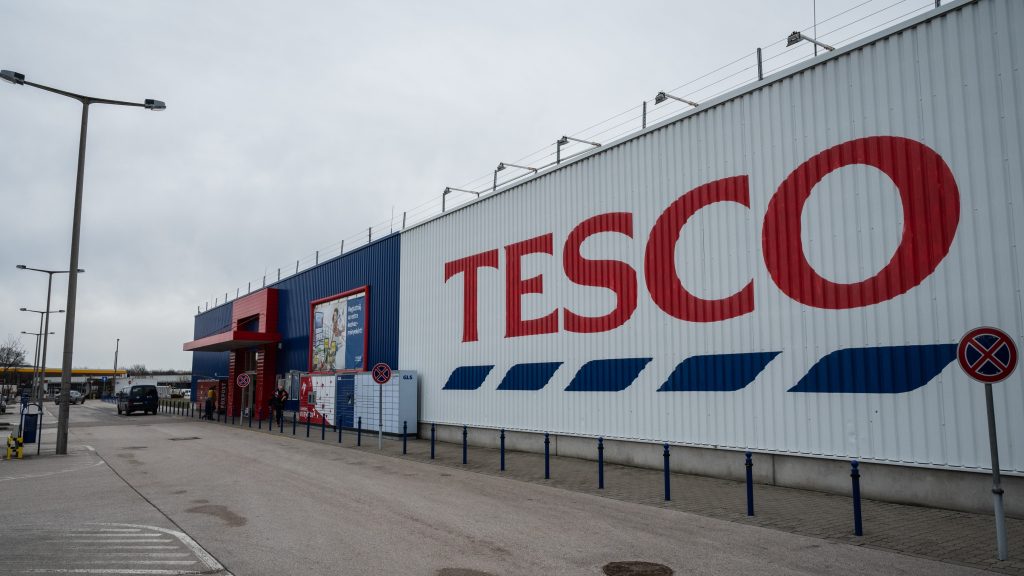 Egy hónap alatt 600 dolgozóval lett kevesebb a Tesco Magyarországnál