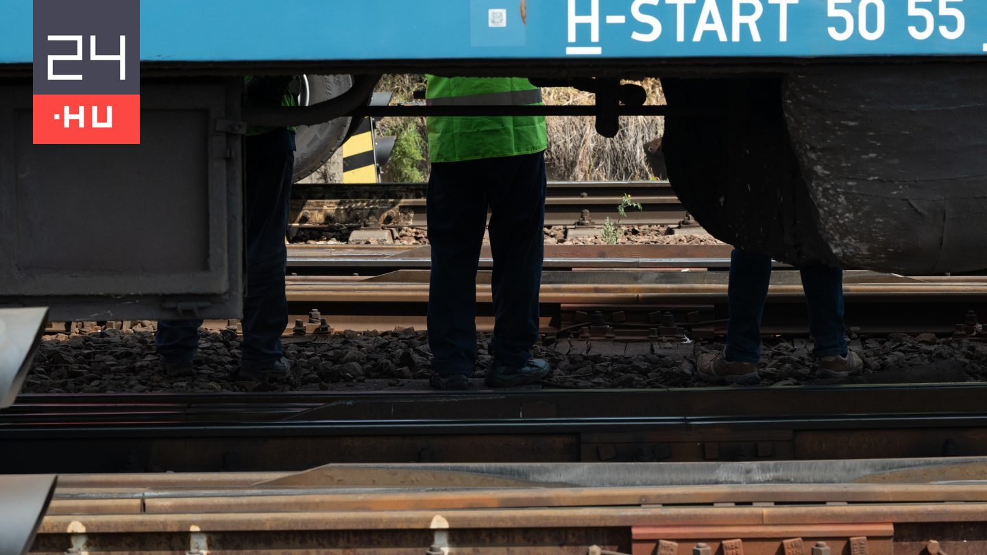 Rendőrökre támadt egy ittas férfi a nyíregyházi vonaton, egyiküket majdnem lerántotta a szerelvényről