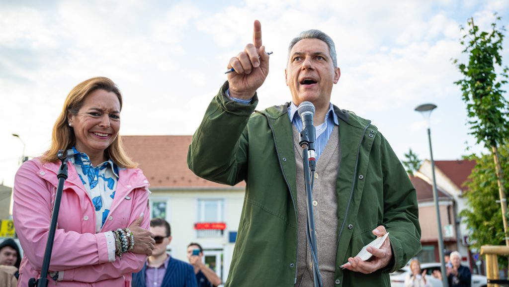 „Szegény gyerekek” – így kommentálta Lázár János, hogy Varga Judit gyermekjogi védnökként tér vissza