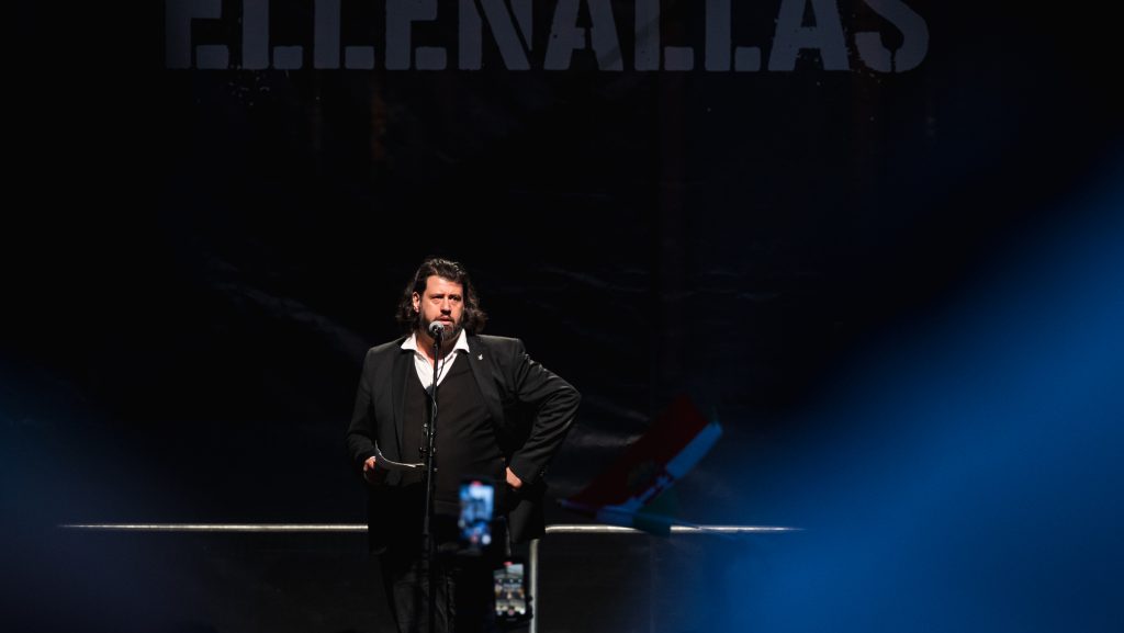 A Zsolti bácsiról beszélő Látó János is beszédet mond Puzsér Róbert vasárnapi tüntetésén