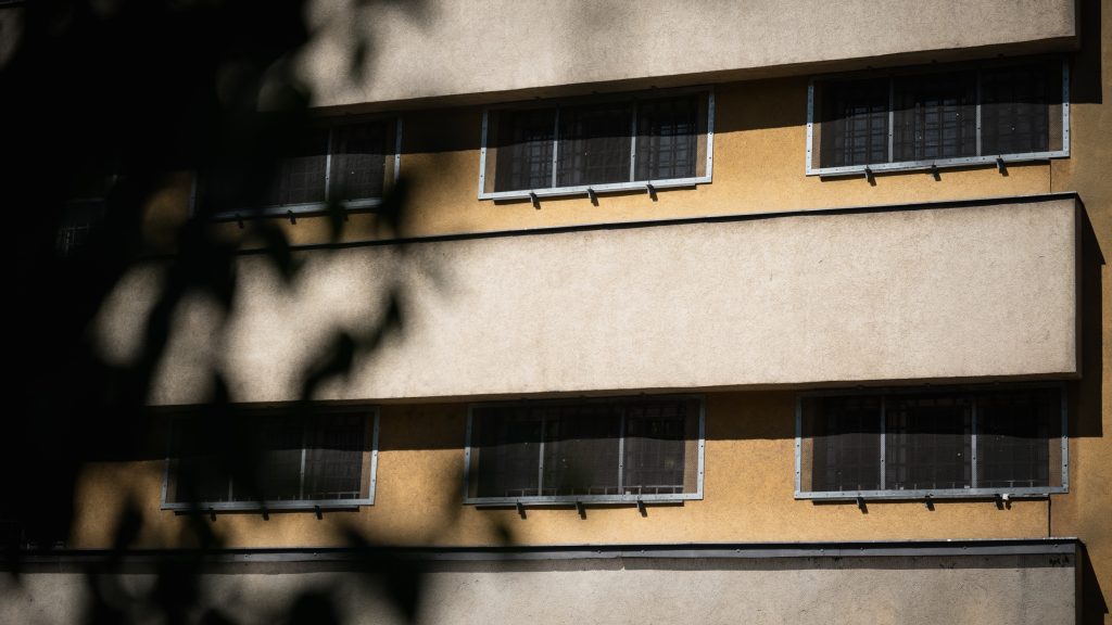 Egy pedofília miatt kizárt pap indíthatott „csendes szobát” a Szőlő utcai javítóintézetben