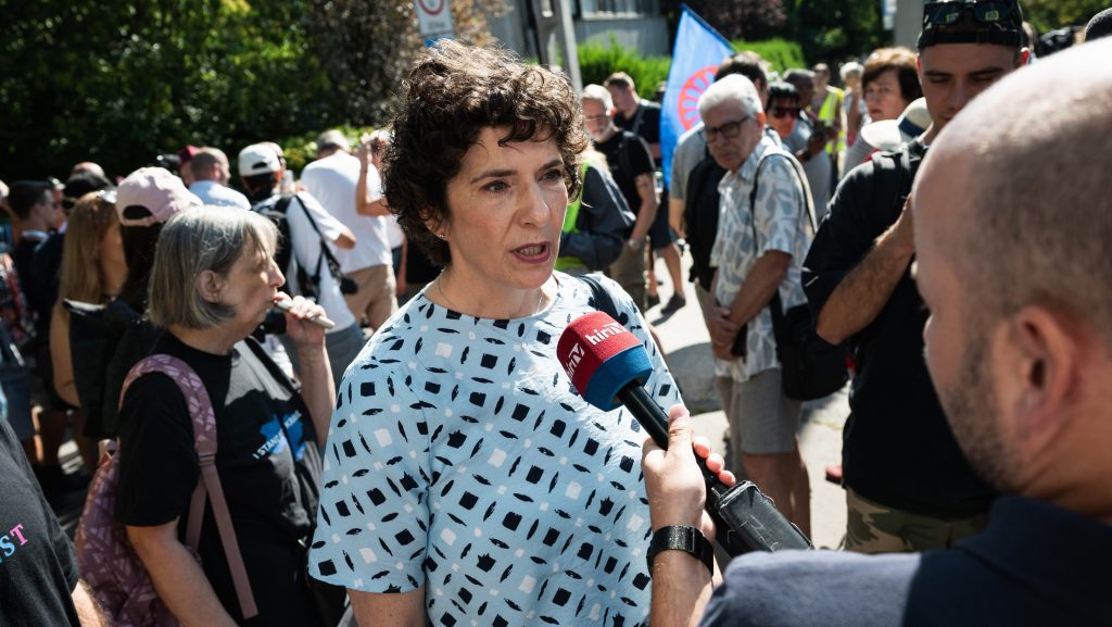 Dobrev Klára: Ha a magyar kormány nem védi meg a gyerekeket, az EU-nak kell lépnie