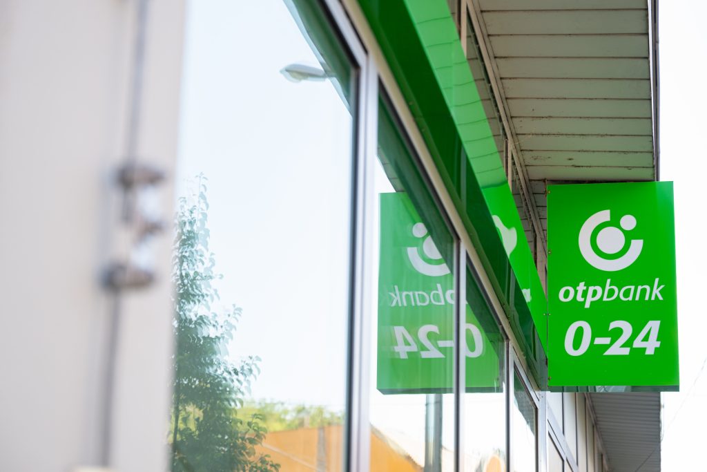 Változás az OTP-s bankszámláknál hétfőtől, lenullázák az új ügyfelek díjait
